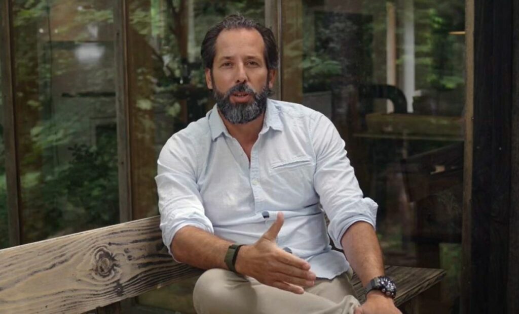 Vie align&eacute;e, Tu n&rsquo;es pas fatigu&eacute;. Tu es en train de dispara&icirc;tre.